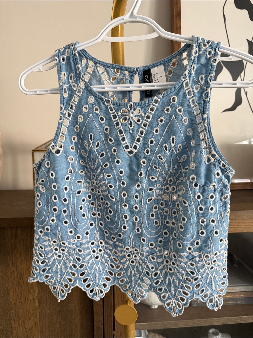 34. Divided - embroidered eyelet PTP 16